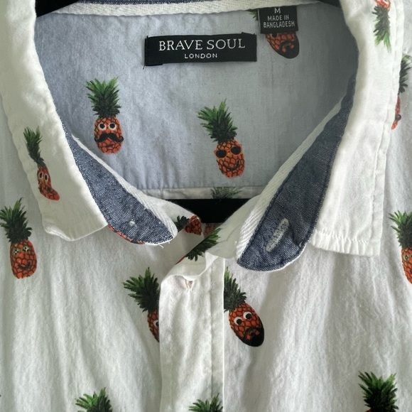 Men’s Brave Soul London Pineapple Novelty Button Down Shirt - Picture 2 of 7